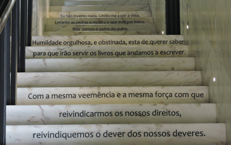 lugares-portugal-literatura-fundacao-saramago-escadas